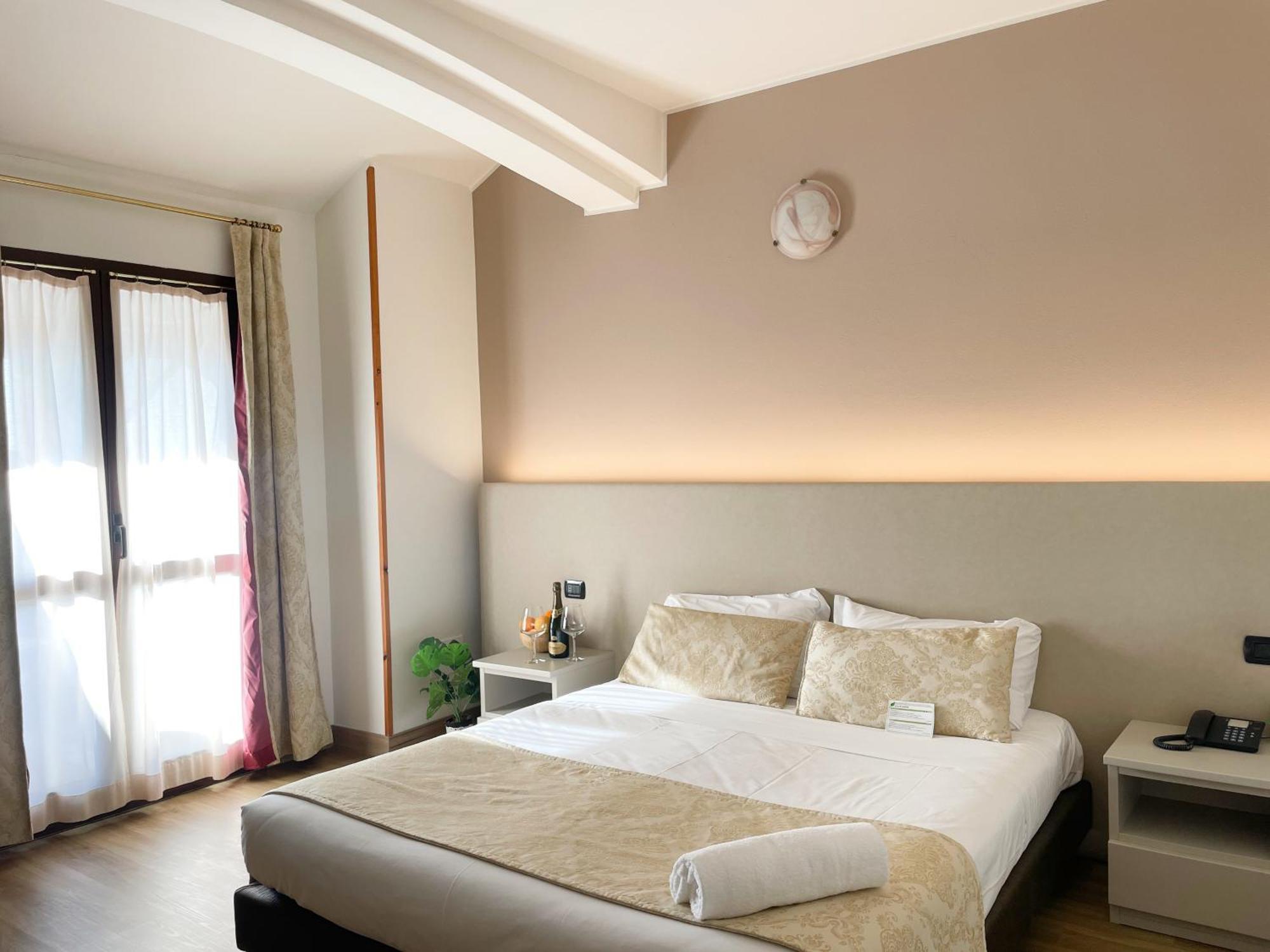La Bergamina Hotel & Restaurant อาร์กอเร ภายนอก รูปภาพ